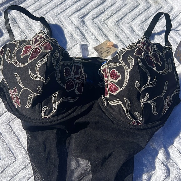 NWT Size Large Cup Lady Princess Black high cut bodysuit with embroidery. - Picture 4 of 9
